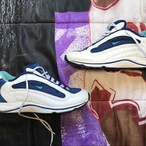 Vintage nike air womens running lo air shoes